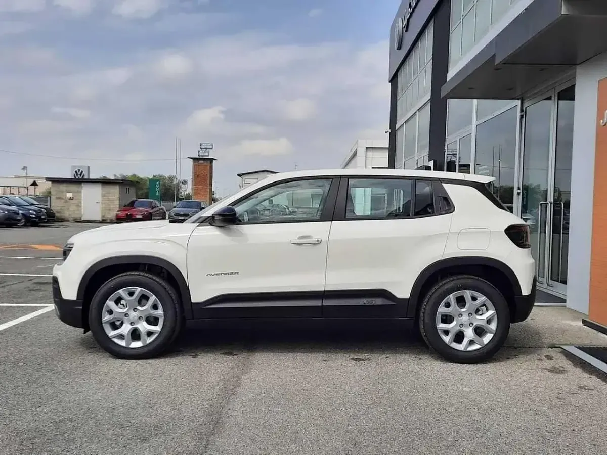 Nuova Jeep Avenger Altitude 100 CV (73 kW) 2025 Bianco SUV