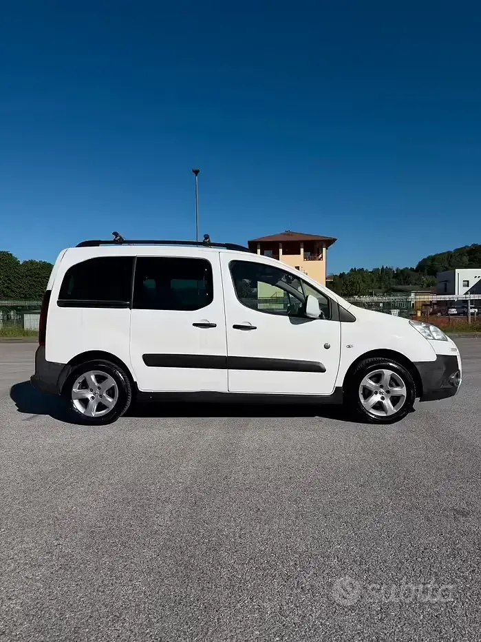 Gebraucht Peugeot Partner 92 PS (67 kW) 2014 Weiß Van / Kleinbus