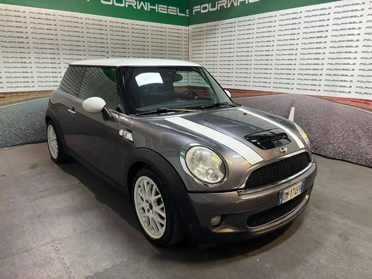 Usata Mini Cooper S Pepper 174 CV (127 kW) 2008 Grigio Utilitaria