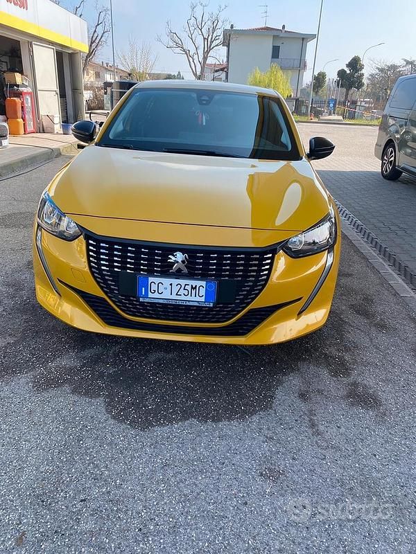 Usata Peugeot 208 2020 Giallo Utilitaria