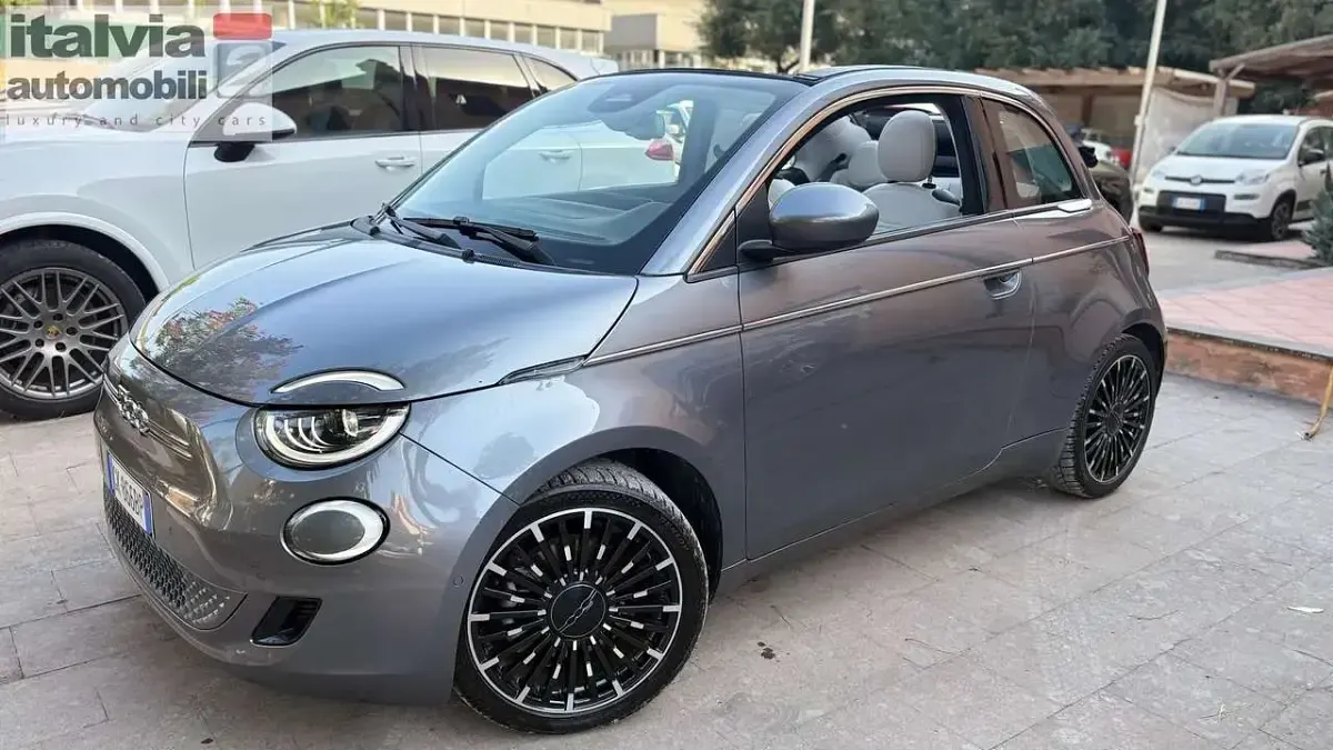 Usata Fiat 500e La Prima 86 kW (118 CV) 2022 Other Cabrio