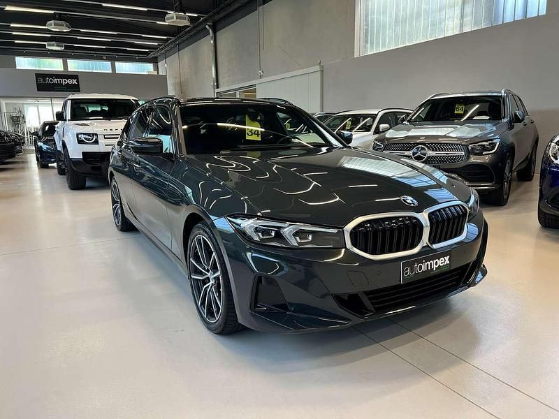 Dravitgrau metallic Usata 2023 BMW 330 Comfort Edition Station wagon | 43.900 € (Super prezzo) - Immagine 1/4