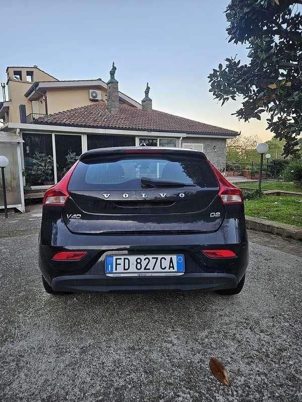 Usata Volvo V40 Momentum 120 CV (88 kW) 2017 Berlina