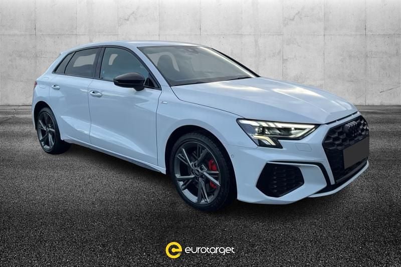 Usata Audi A3 e-tron S-Line 245 CV (180 kW) 2022 Bianco metallizzato Utilitaria