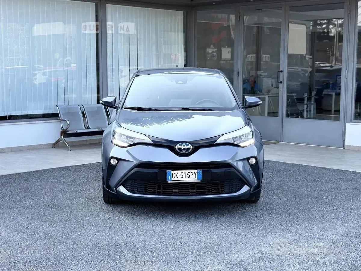 Usata Toyota C-HR 98 CV (72 kW) 2022 Bluazzurro SUV