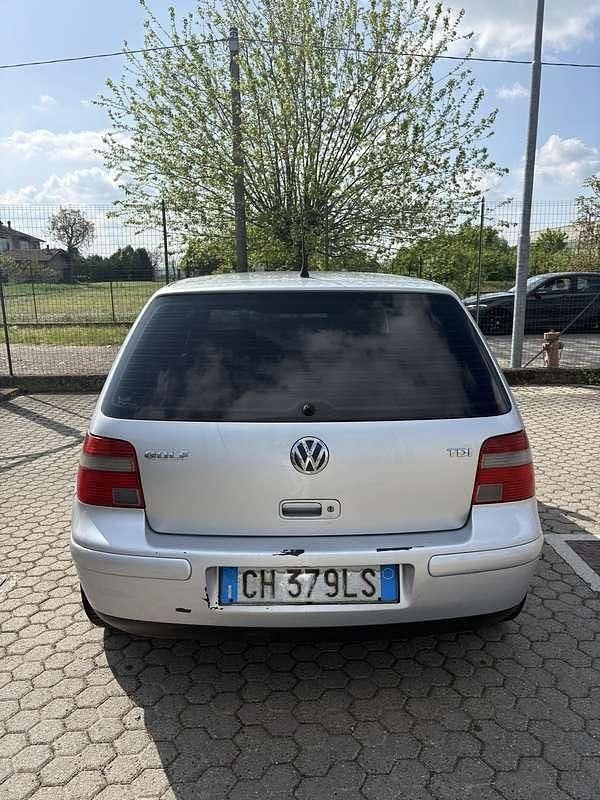 Usata VW Golf IV 101 CV (74 kW) 2005 Berlina