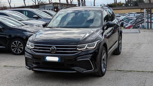 Usata VW Tiguan R-line 200 CV (147 kW) 2023 Nero SUV