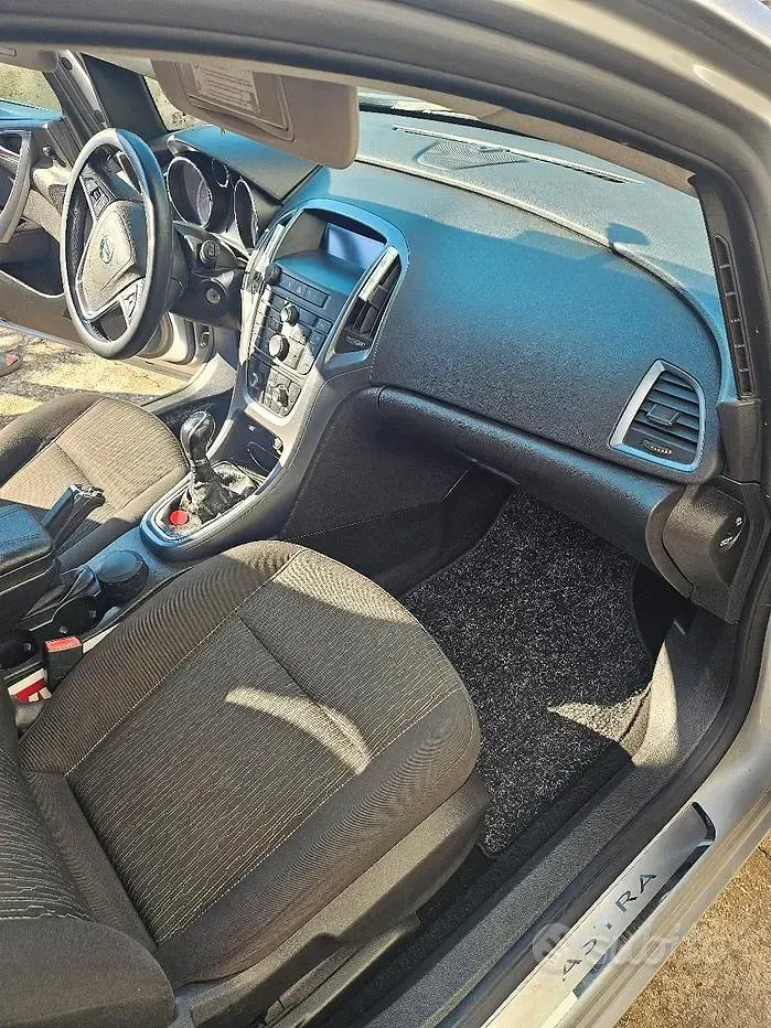 Usata Opel Astra 110 CV (80 kW) 2013 Grigio Station wagon