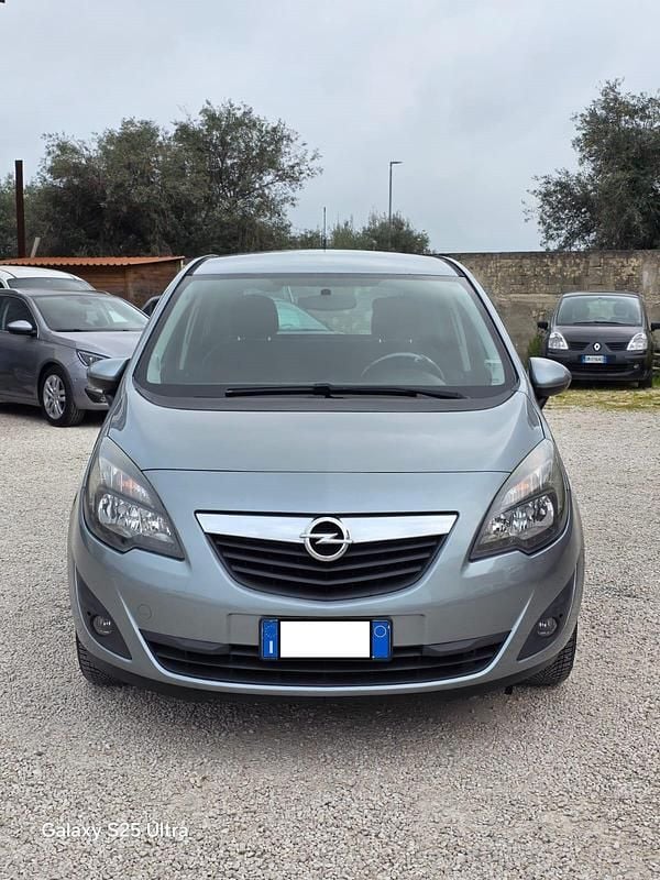 Usata Opel Meriva Cosmo 95 CV (69 kW) 2012 Grigio Monovolume