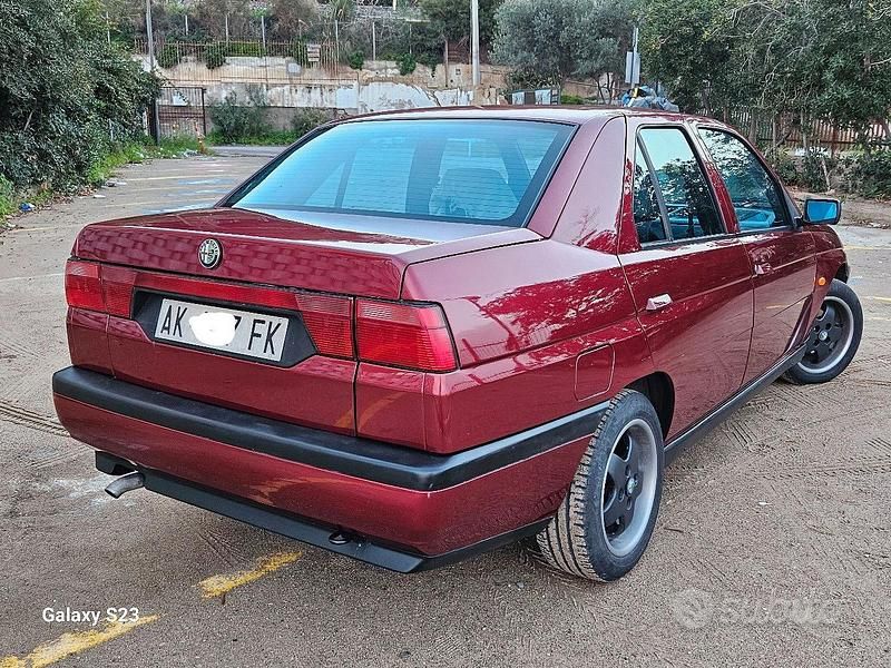 Usata Alfa Romeo 155 90 CV (66 kW) 1995 Berlina