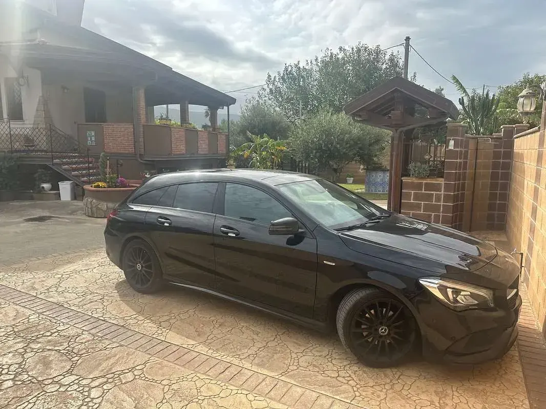 Usata Mercedes CLA200 Shooting Brake 136 CV (100 kW) 2019 Nero Station wagon