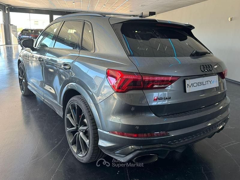 Usata Audi RS Q3 Ambiente 400 CV (294 kW) 2021 Gray SUV