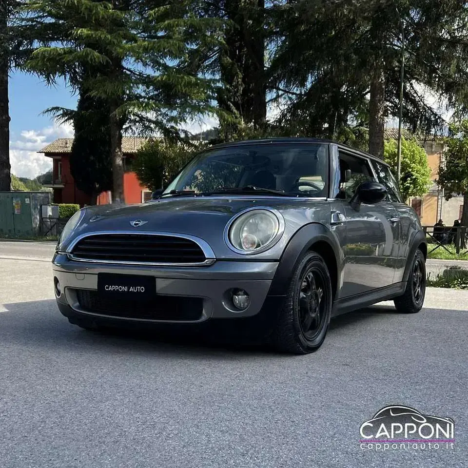 Begagnad Mini ONE 75 HK (55 kW) 2010 Grå Halvkombi