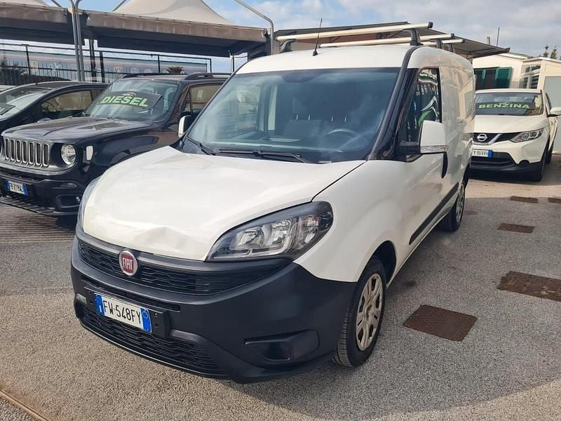 Usata Fiat Doblò 95 CV (69 kW) 2019 Bianco Monovolume