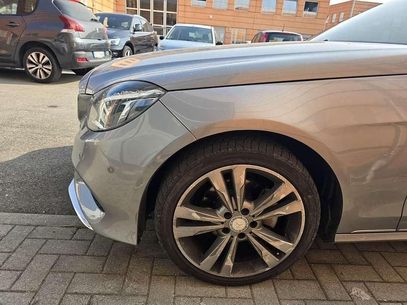 Usata Mercedes E220 170 CV (125 kW) 2013 Argento Berlina
