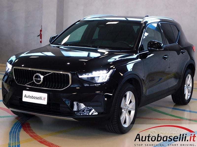 Nero Usata 2022 Volvo XC40 Core SUV | 25.900 € (Super prezzo) - Immagine 1/4
