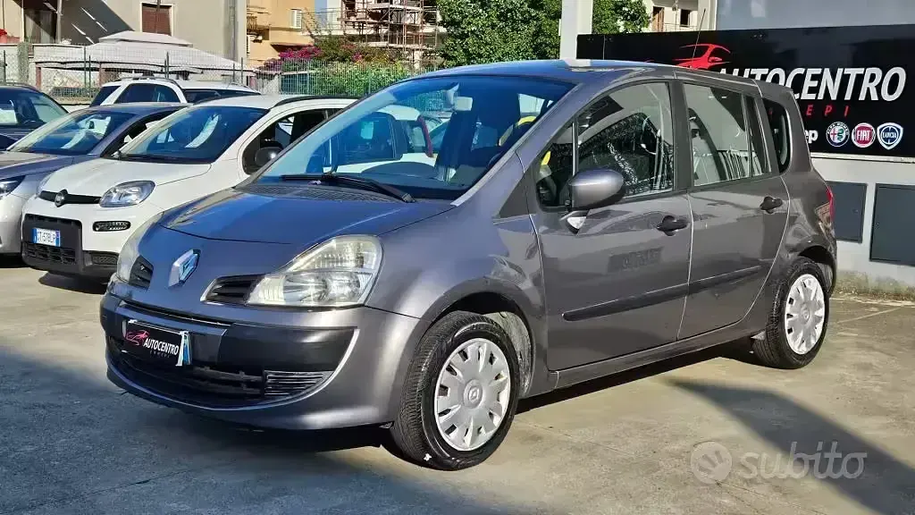 Usata Renault Modus Dynamique 101 CV (74 kW) 2008 Grigio Monovolume