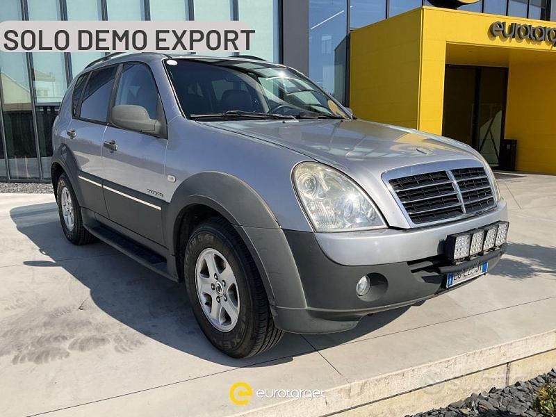 Grigio Usata 2007 Ssangyong (KGM) Rexton II SUV | 750 € - Immagine 1/4