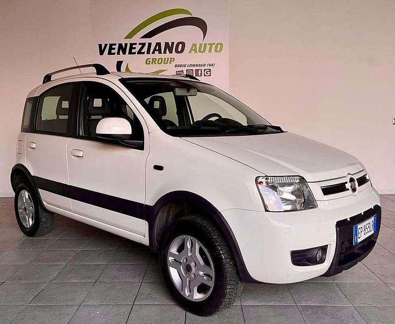 Usata Fiat Panda 4x4 Climbing 69 CV (50 kW) 2013 Utilitaria