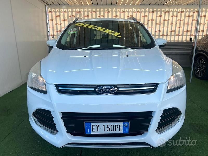 Usado Ford Kuga Titanium 150 CV (110 kW) 2015 Blanco SUV