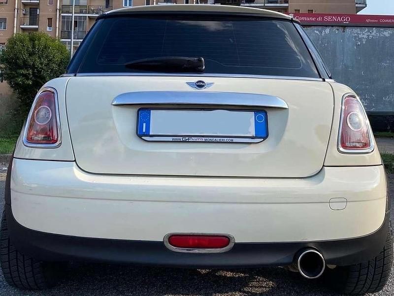 Begagnad Mini ONE 75 HK (55 kW) 2010 Vit Halvkombi