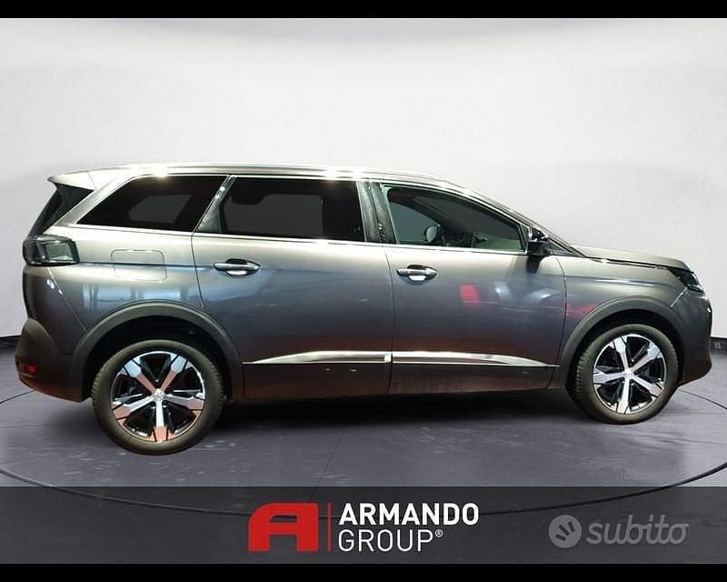Usata Peugeot 5008 Allure 131 CV (96 kW) 2024 Grigio SUV