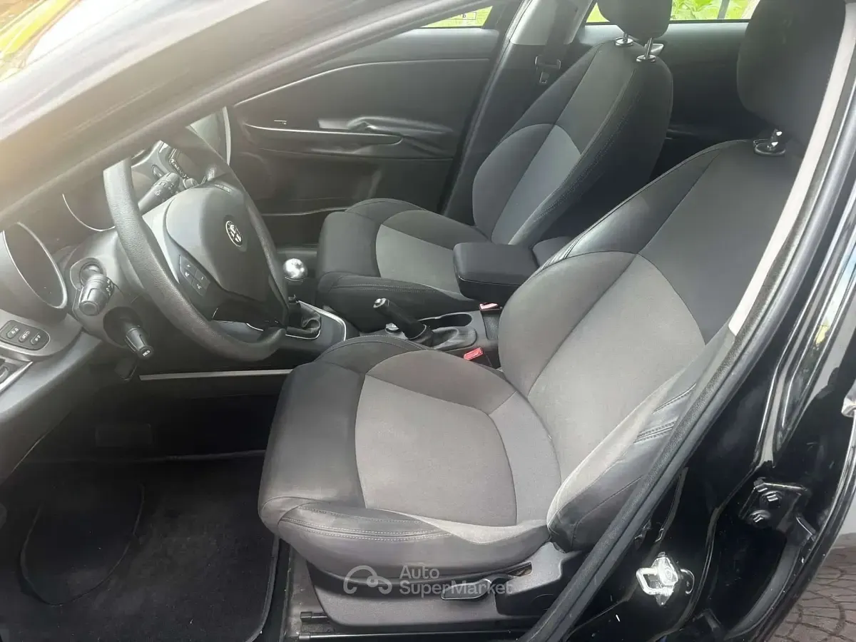 Usata Alfa Romeo Giulietta Distinctive 105 CV (77 kW) 2015 Nero Utilitaria