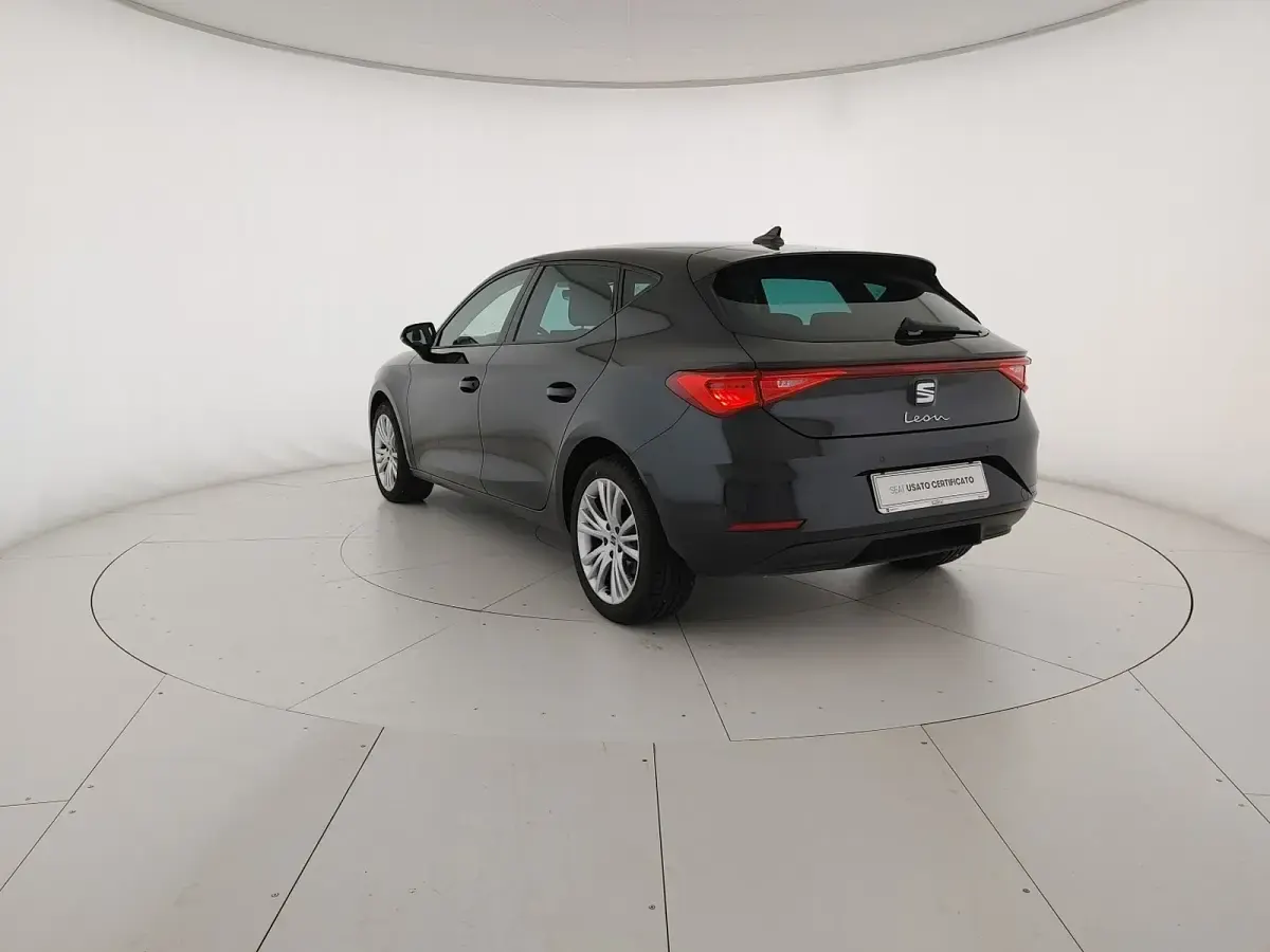 Usata Seat Leon Style 116 CV (85 kW) 2025 Nero midnight Berlina