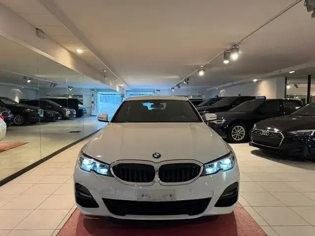 Usata BMW 320 Advantage 190 CV (139 kW) 2018 Bianco madreperla metallizzato Station wagon