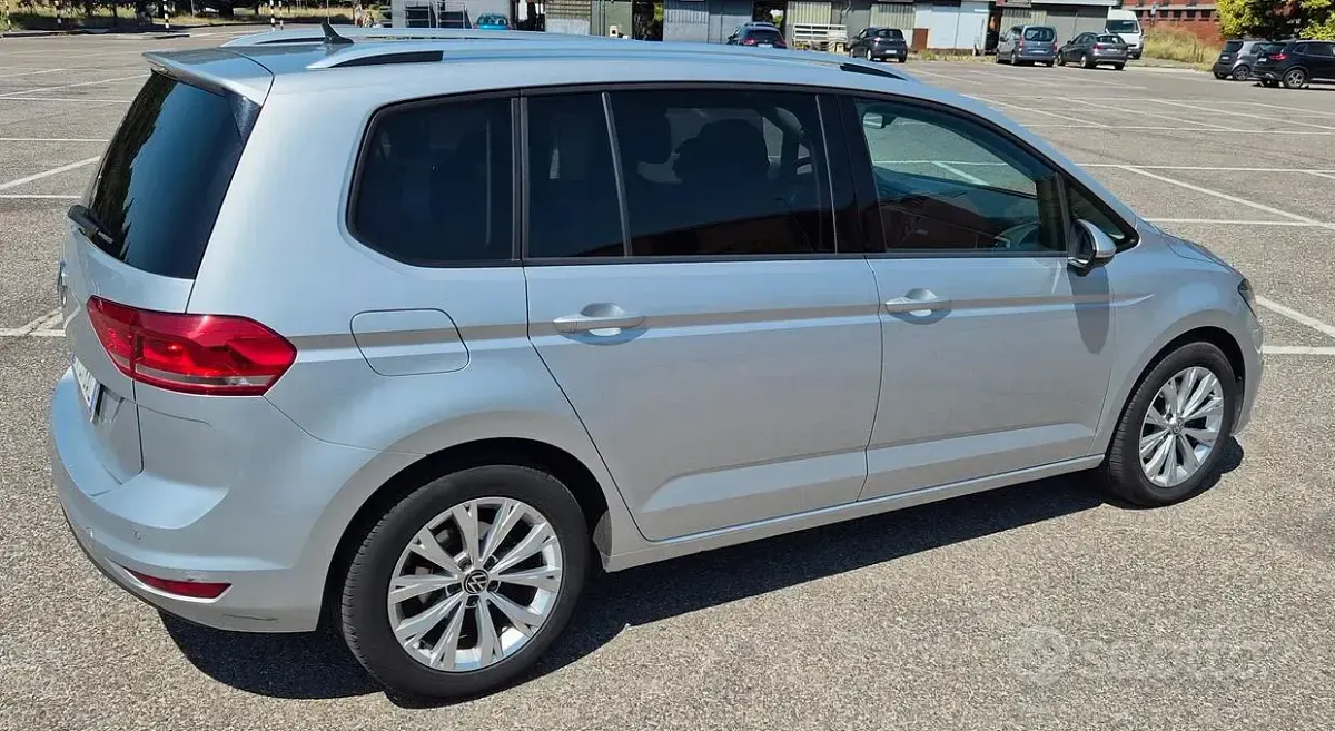 Usata VW Touran Business 115 CV (84 kW) 2018 Grigio Monovolume