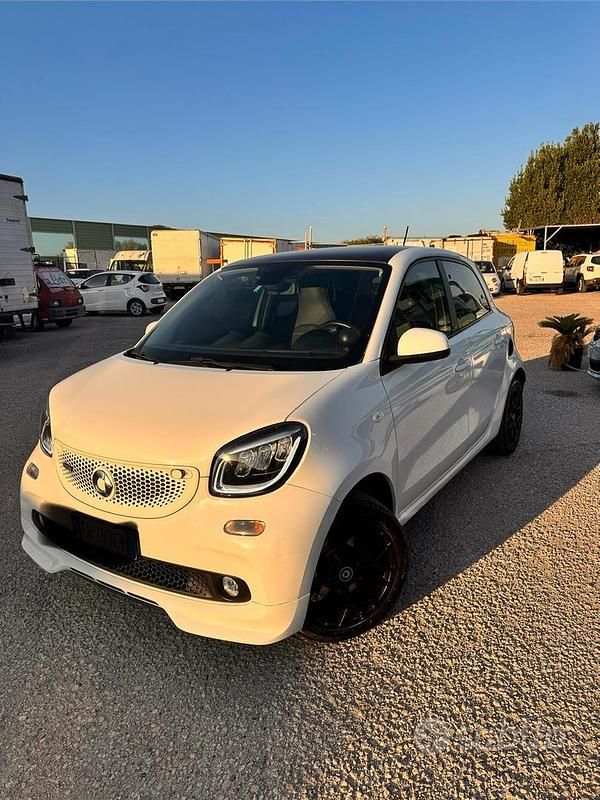 Usata Smart ForFour 2016 Bianco Utilitaria