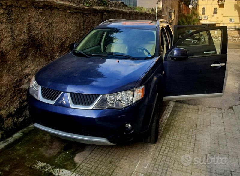 Blu Usata 2008 Mitsubishi Outlander SUV | 4500 € (Buon prezzo) - Immagine 1/4