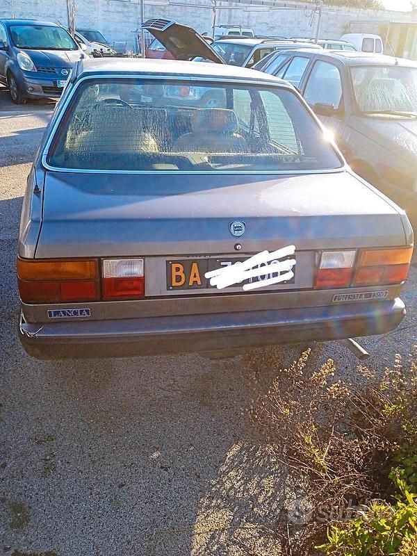 Usata Lancia Prisma 85 CV (62 kW) 1983 Grigio Berlina