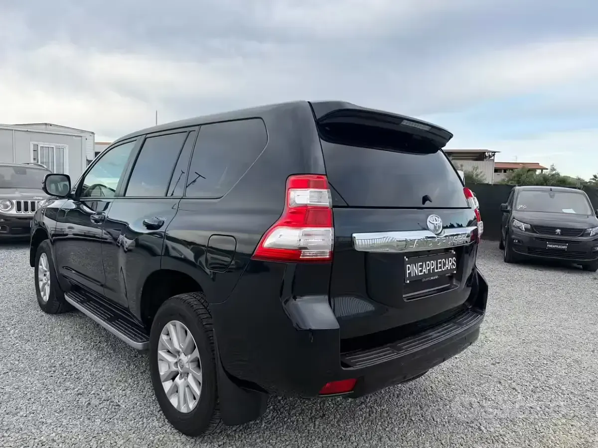 Usata Toyota Land Cruiser 177 CV (130 kW) 2016 Nero SUV