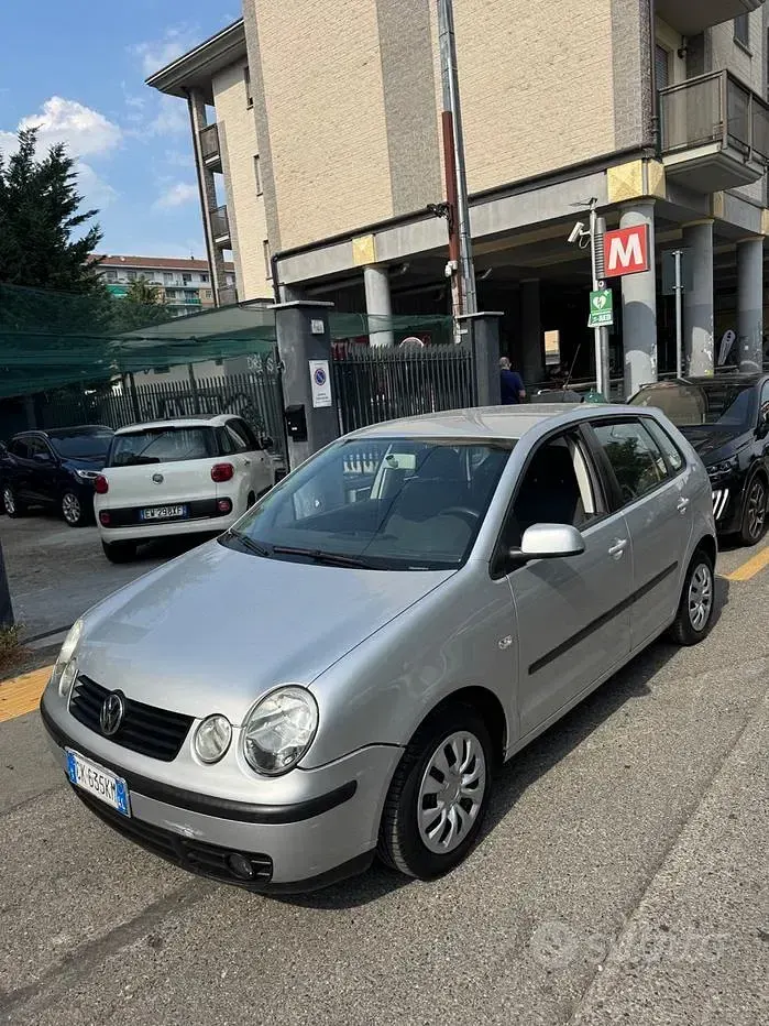 Usata VW Polo 64 CV (47 kW) 2004 Grigio Utilitaria