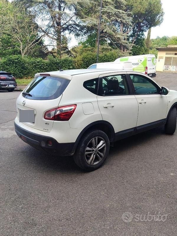 Usata Nissan Qashqai Acenta 131 CV (96 kW) 2011 Bianco SUV