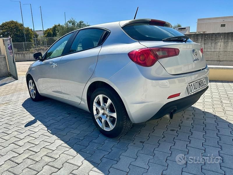 Usata Alfa Romeo Giulietta Progression 105 CV (77 kW) 2012 Grigio Utilitaria