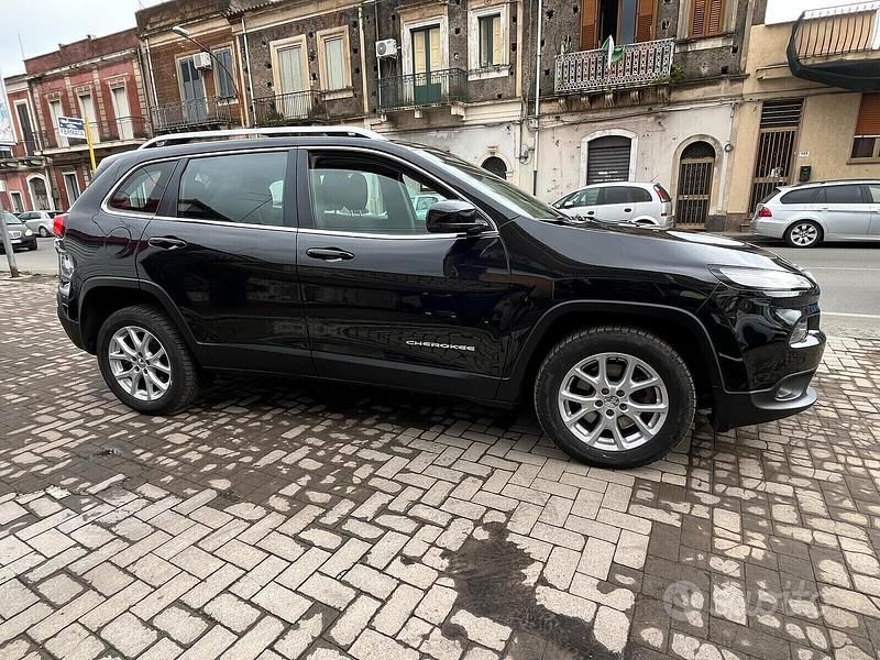 Usata Jeep Cherokee Longitude 185 CV (136 kW) 2015 Nero SUV