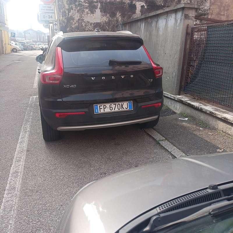 Usata Volvo XC40 Momentum 156 CV (114 kW) 2018 SUV