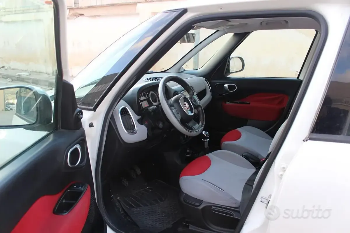 Usata Fiat 500L Easy 105 CV (77 kW) 2014 Bianco Monovolume