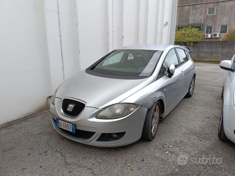 Grigio Usata 2006 Seat Leon Due volumi | 500 € (Super prezzo) - Immagine 1/4