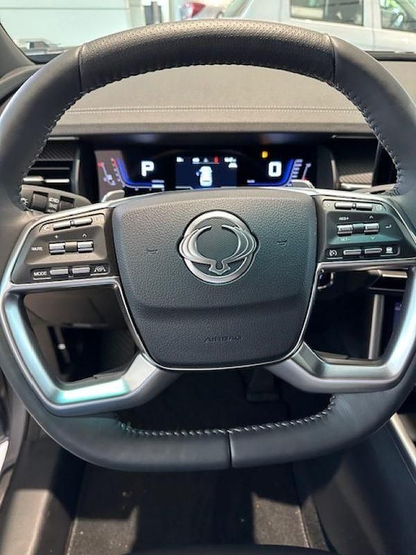 Nuova Ssangyong (KGM) Torres 163 CV (119 kW) 2025 Gray SUV