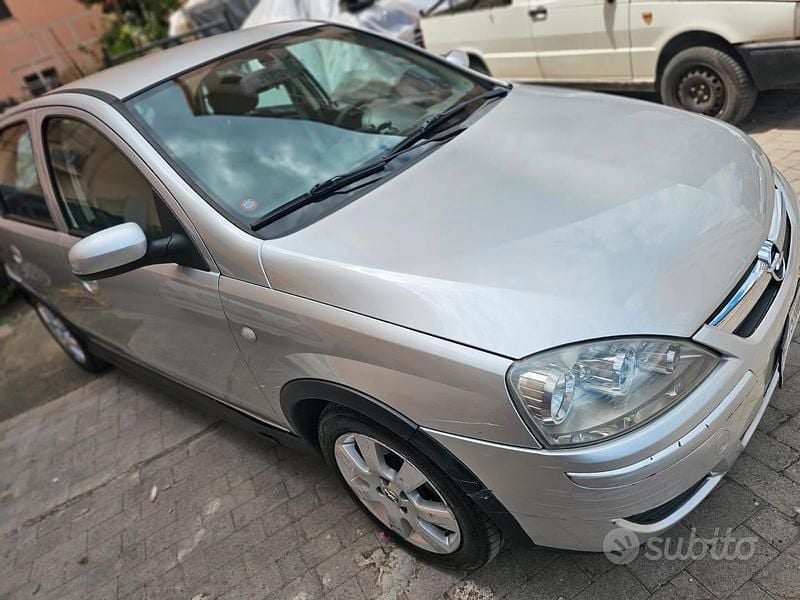 Usata Opel Corsa 80 CV (58 kW) 2009 Grigio Utilitaria