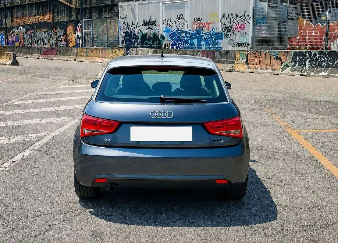 Usata Audi A1 Sportback Comfort 86 CV (63 kW) 2014 Grigio Utilitaria