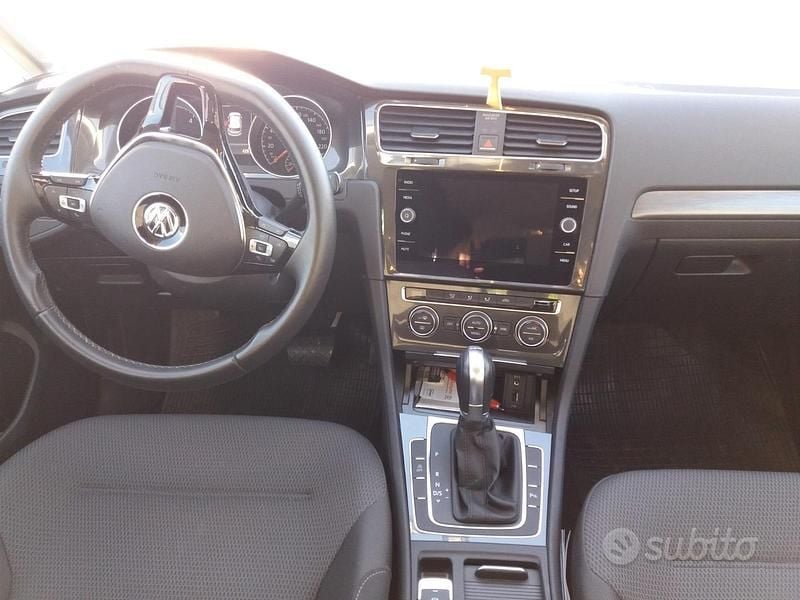 Bianco Usata 2017 VW Golf VII Due volumi | 15.300 € (Ottimo prezzo) - Immagine 1/4