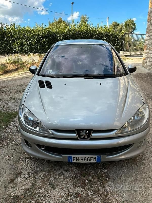 Usata Peugeot 206 110 CV (80 kW) 2004 Grigio Utilitaria