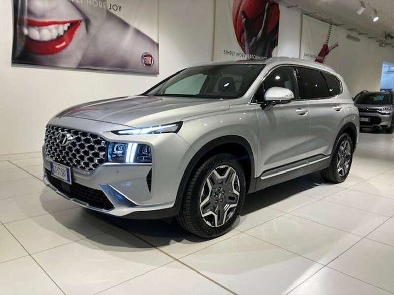 Argento Usata 2024 Hyundai Santa Fe SUV | 39.900 € - Immagine 1/4