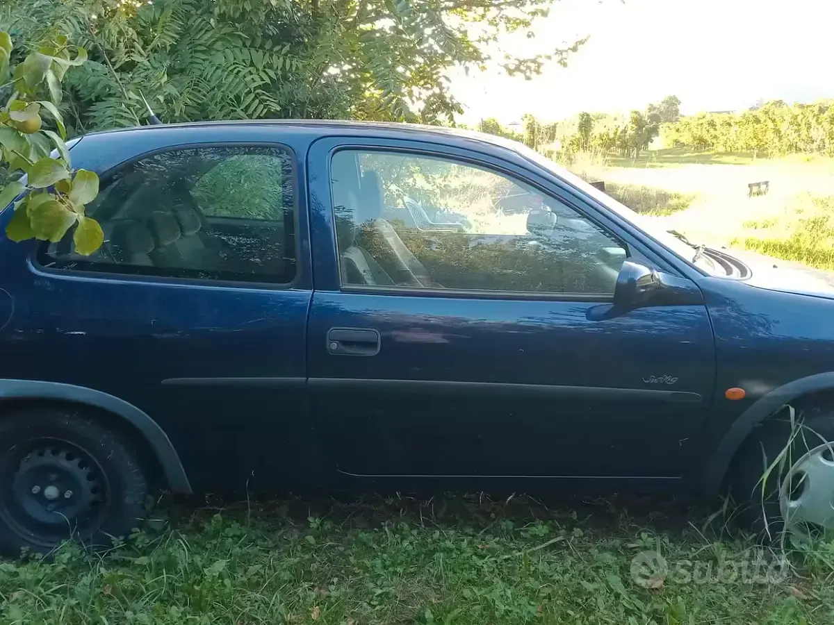 Usata Opel Corsa 65 CV (47 kW) 1999 Berlina