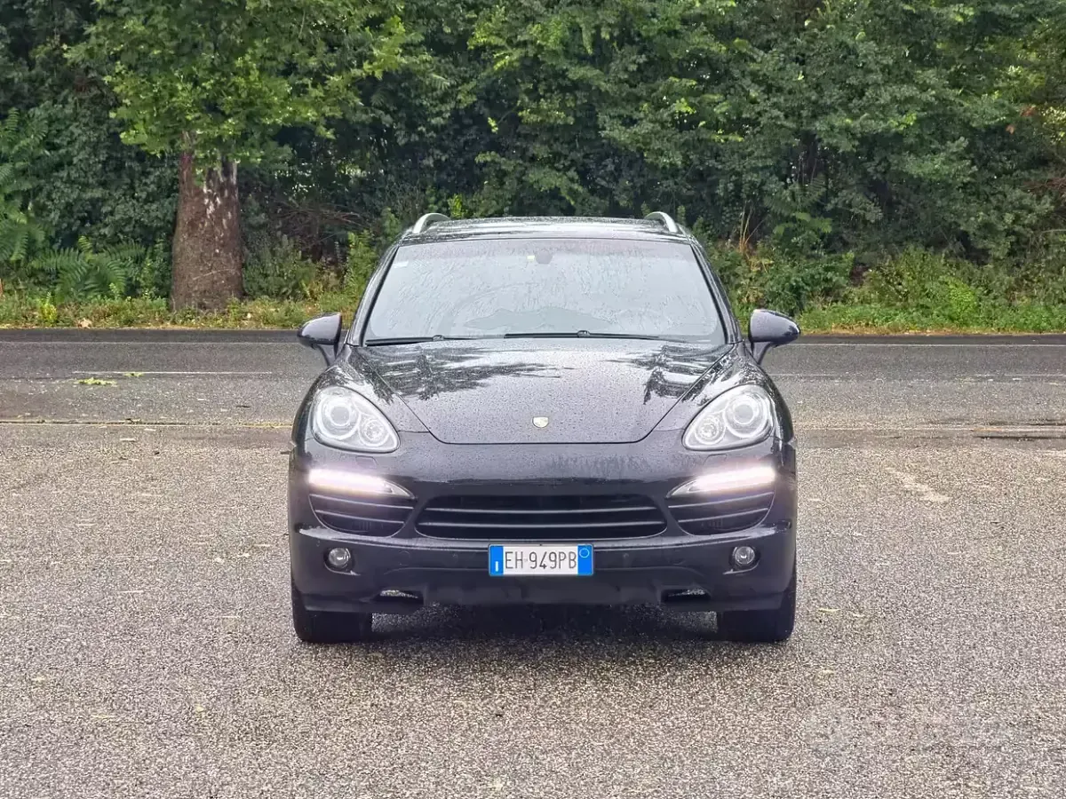 Usata Porsche Cayenne 240 CV (176 kW) 2011 Nero SUV