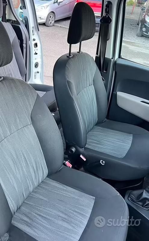 Usata Dacia Dokker 75 CV (55 kW) 2013 Bianco Monovolume